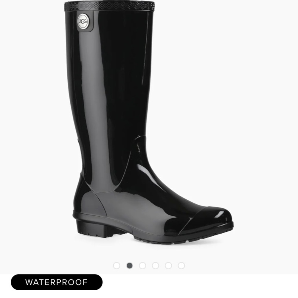 Ugg  shaye  rain boots with Sherpa
